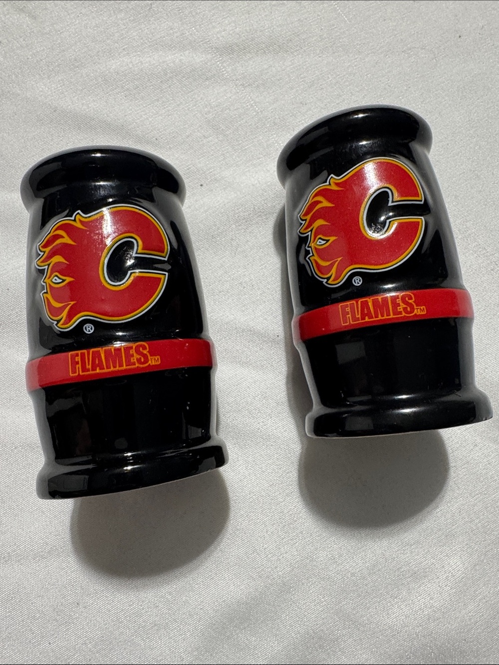 Calgary Flames Ceramic Salt & Pepper Shakers Set Hockey NHL Kitchen Decor